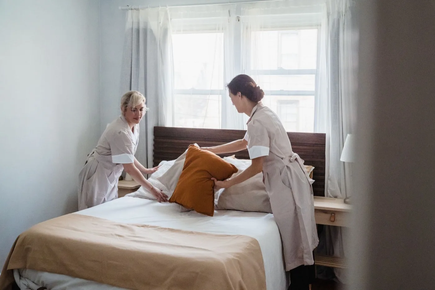 Tisztítószerek és gépek használata — tisztítás-technológiai szolgáltatásvezető – housekeeping -stewarding képzés